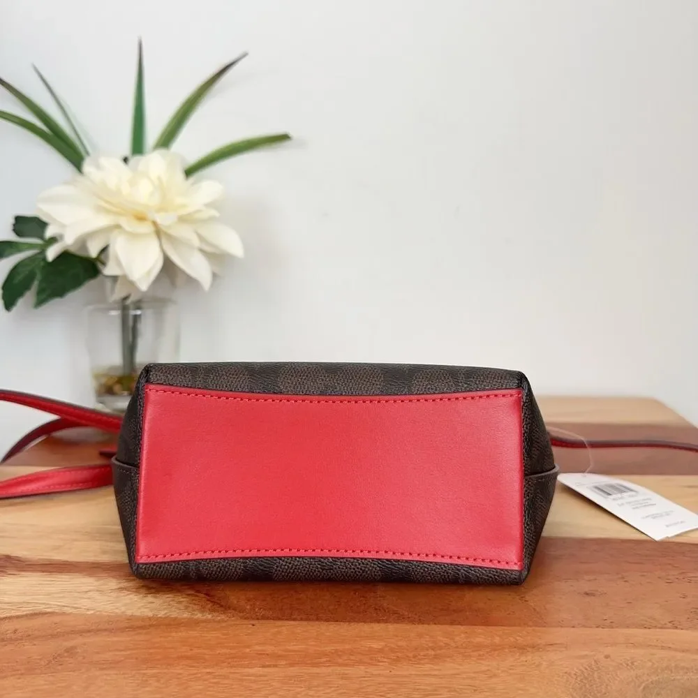NWT Coach Zip Top Crossbody Bag In‎ Signature Canvas